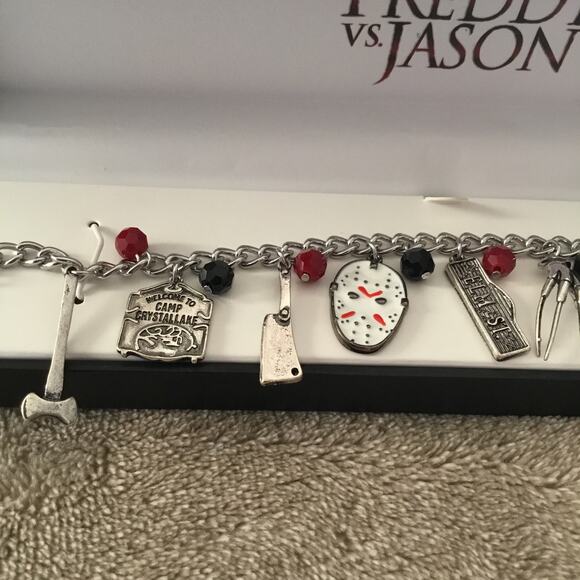 DC Comics Freddy Vs. Jason 15mm Enamel Charm Silver Finish Chain Bracelet - Picture 3 of 6